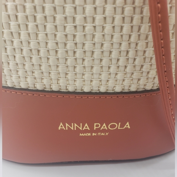 293- Anna Paola Bucket Crossbody Bag Made In Italy Genuine Italian Leather NWT - Picture 3 of 10
